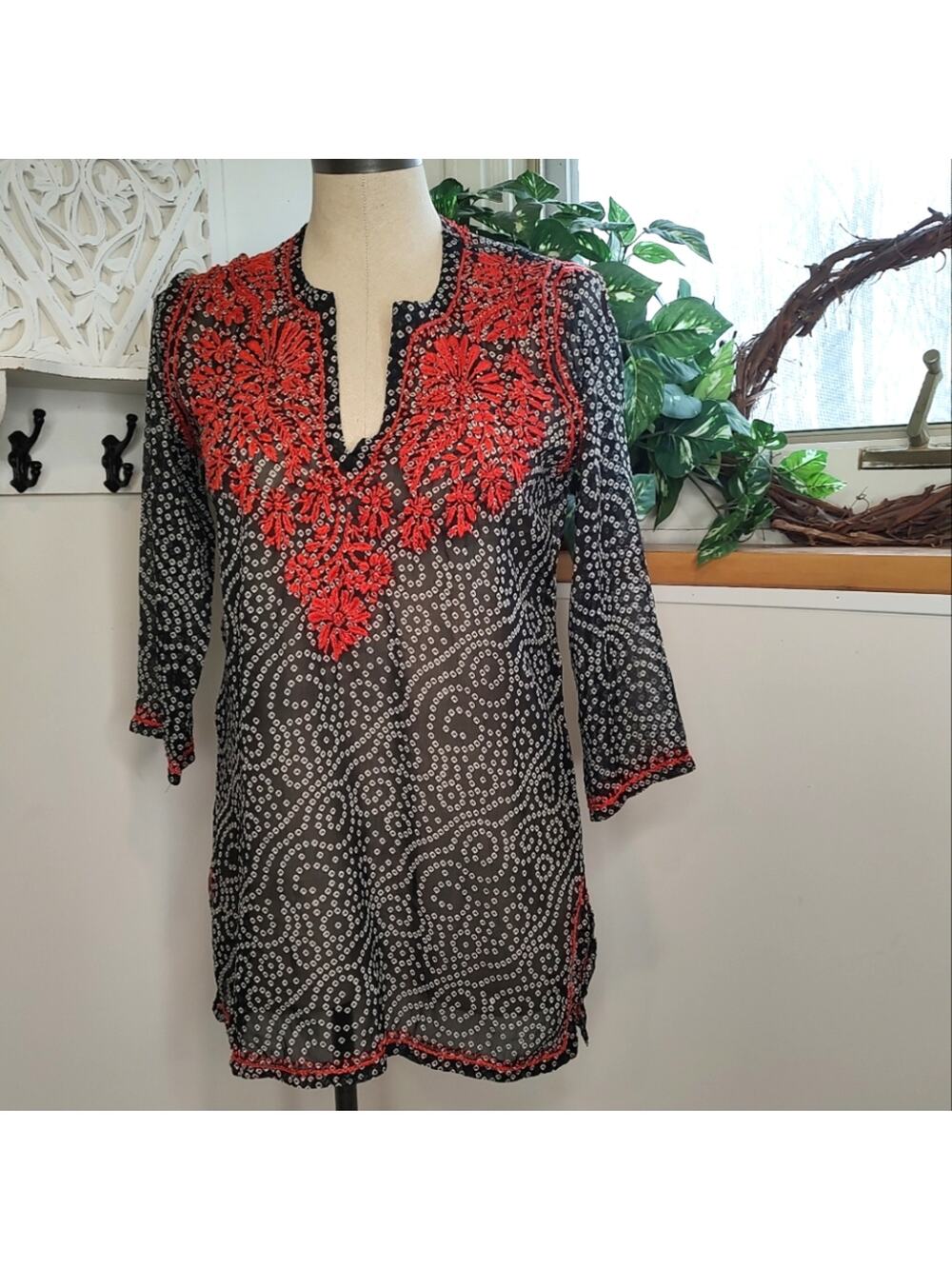 Gretchen Scott Semi Sheer Embroidered Tunic Top in Black/White/Red Size Small